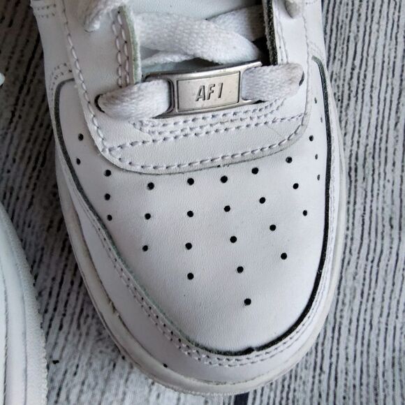 Nike Air Force 1 LE Big Kids' Shoes size 5.5/ women's size 7 - Picture 9 of 11